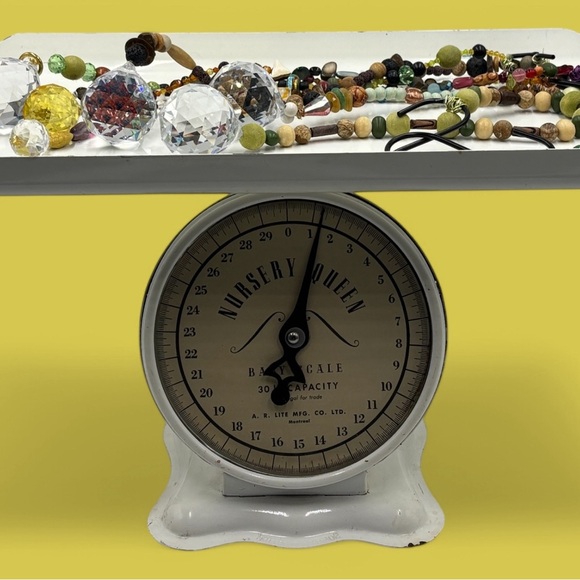 1964 Nurser Queen Baby Scale – 30LB Capacity – Vintage Kitchen & Nursery Scale. - Picture 8 of 10